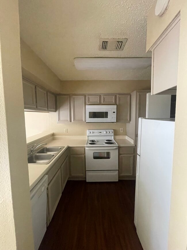 Photo - 2263 Millstone Dr Unit B