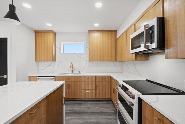 Photo - 8610 Grandview Dr