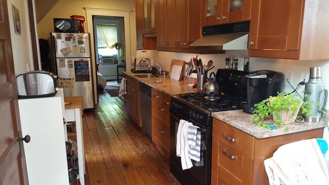 Building Photo - 78 Lawrence St Unit #3