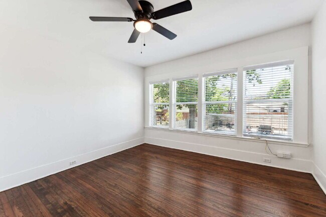 Photo - Tastefully updated duplex in the heart of ...