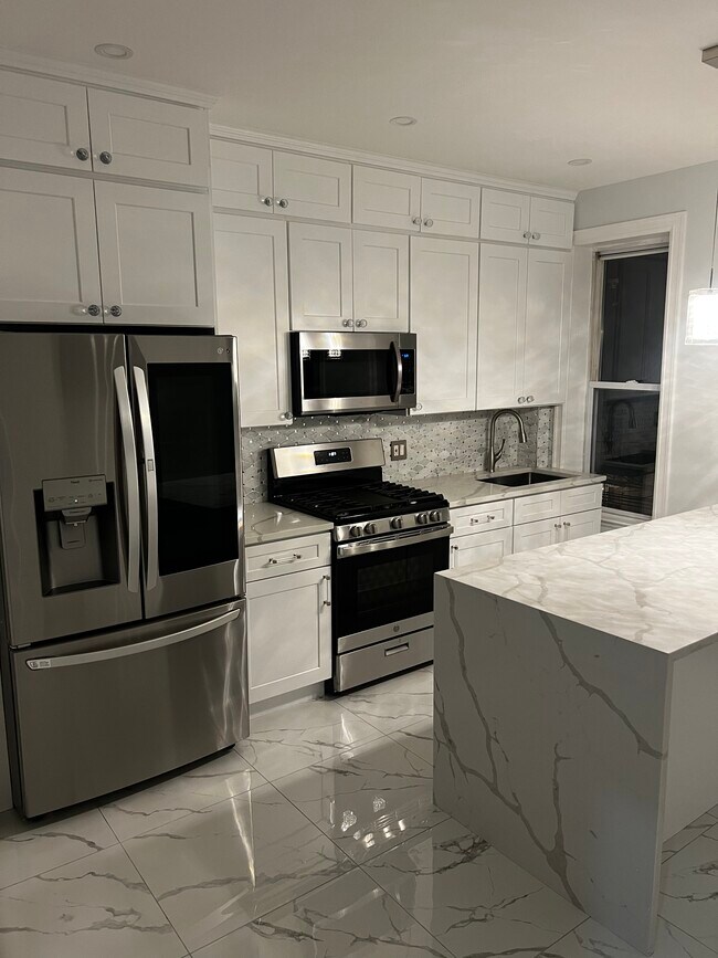 Kitchen - 156 Hart St Townhome