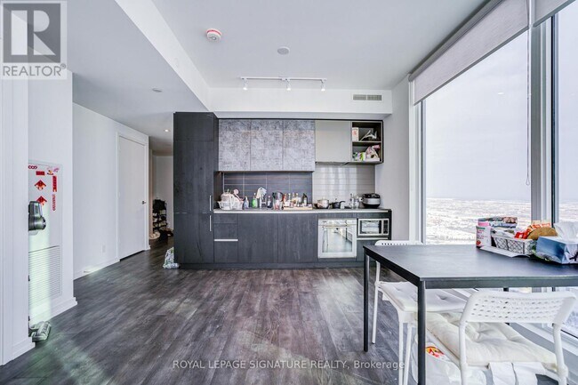 Photo - 1000 Portage Pkwy Unit 4005