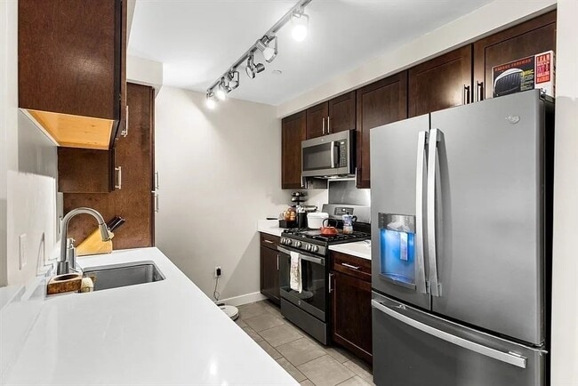 Photo - 130 John St Unit 459