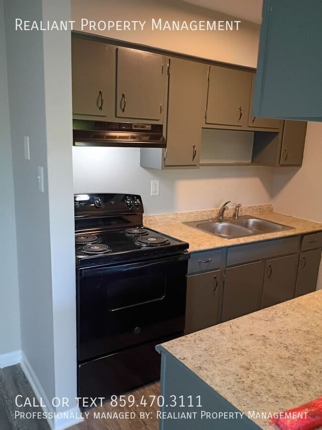 Photo - 2021 Cambridge Dr Unit 44