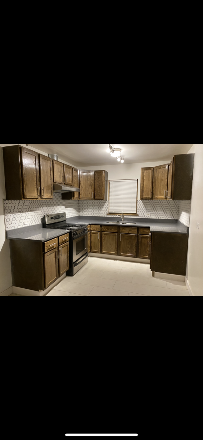 Kitchen - 3309 Highland Ave Apartamentos Unidad 1 South