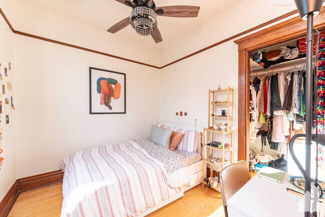 842 W Waveland Ave Unit 3 bed 1 bath w garage