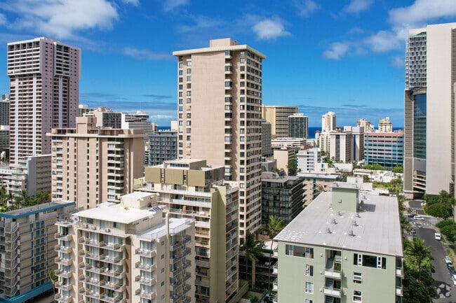 Photo - Aloha Towers
