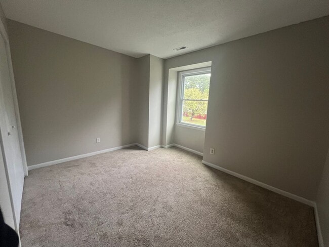 Photo - Charming 3 bedroom 21/2 bath town home loc...