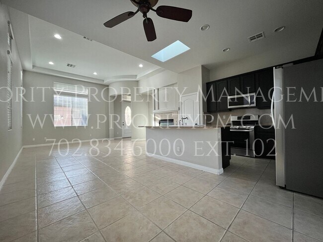 9052 W Wolf Dancer Ave