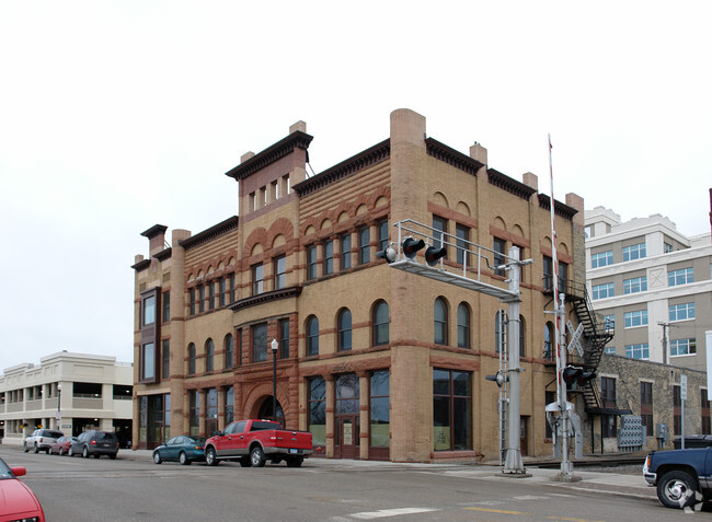 Building Photo - Opera House Lofts