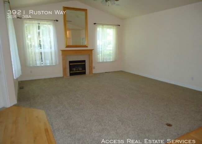 Photo - 3921 Ruston Way
