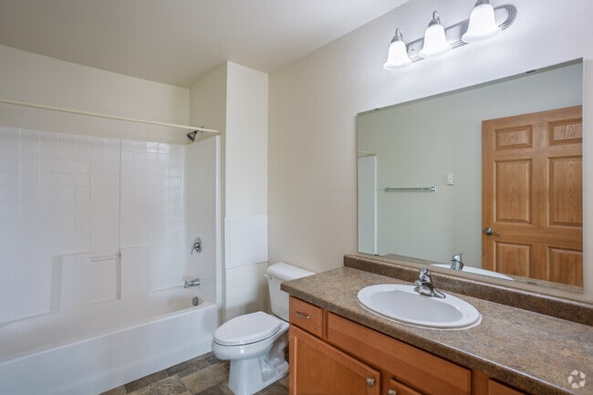 3BR, 2BA - 1,365SF - Second Bathroom