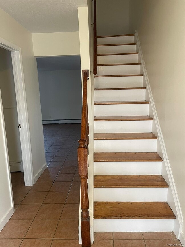 Photo - 18 Chaucer Ct