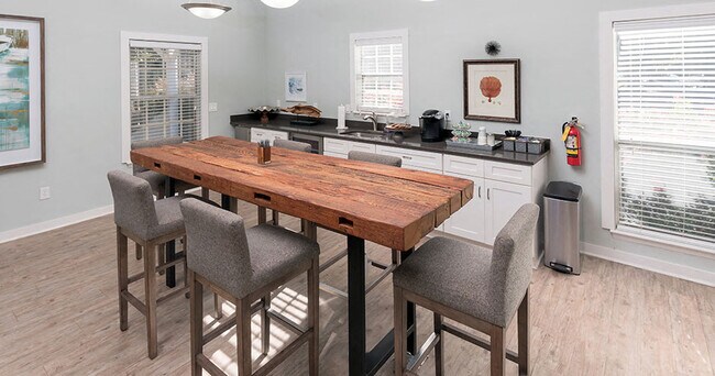 Springhouse Apartments