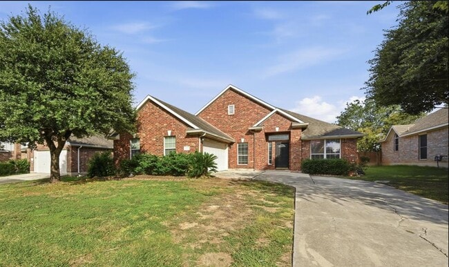 Photo - 1665 Amberwood Loop