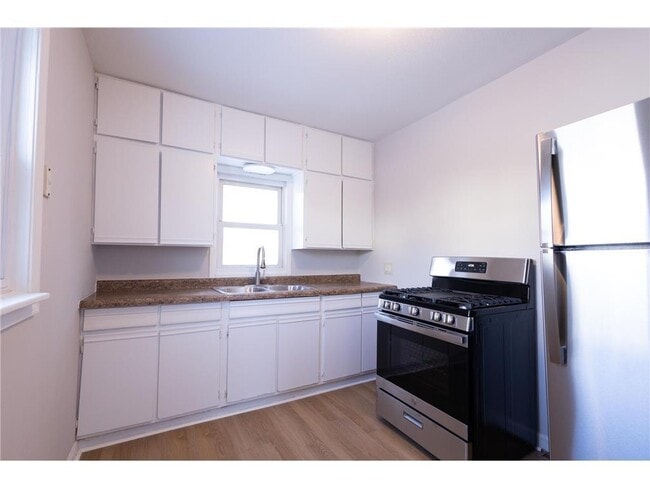 Photo - 118 13th Ave S