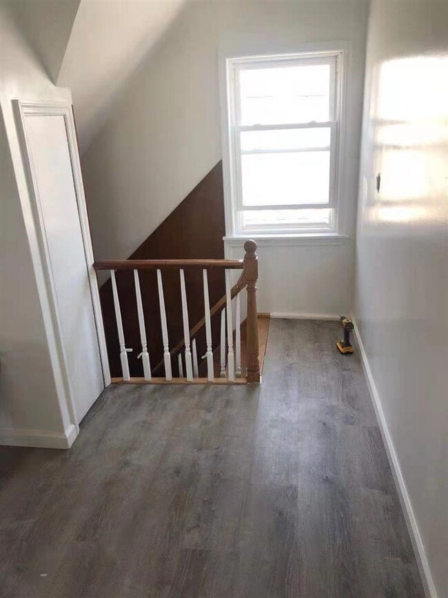 Photo - 74 W 7th St Unidad 3