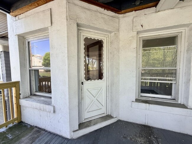 320 Taylor Ave