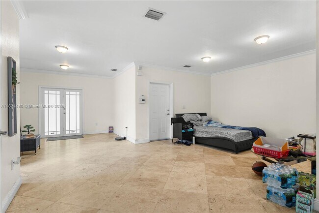 Photo - 3154 Plaza St