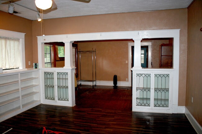 Photo - 301 Highlands St