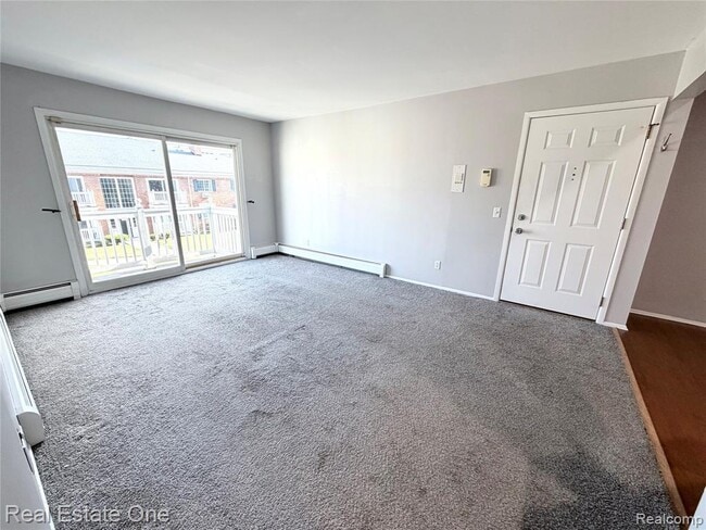 Photo - 2405 Torquay Ave Unit 207