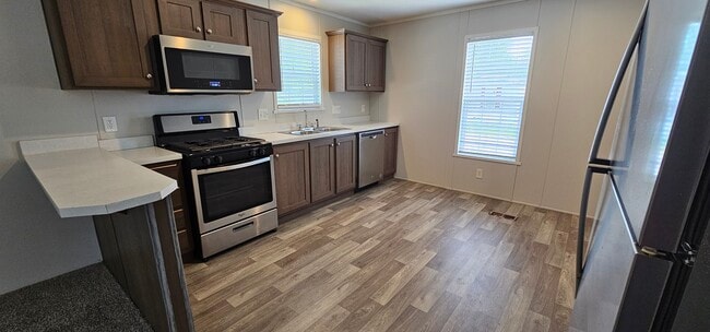 Photo - 131 Redwood Ct