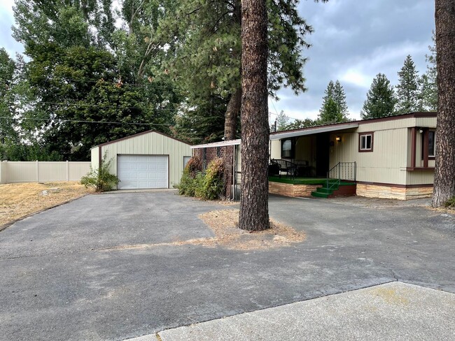 Affordable & Ideally Located 2 Bed 2 Bath ... - Affordable & Ideally Located 2 Bed 2 Bath ... House