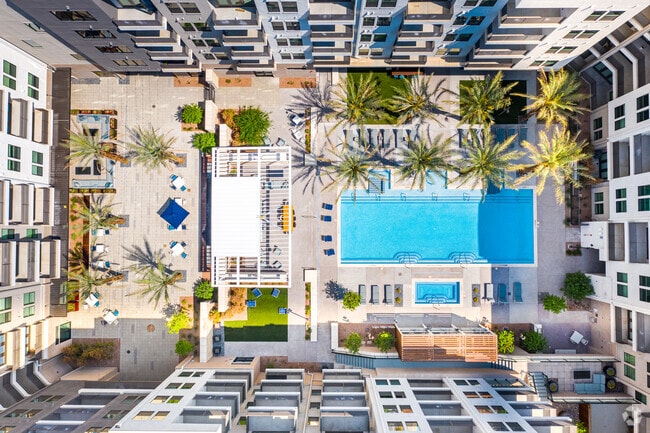 Piscina - Auric Symphony Park