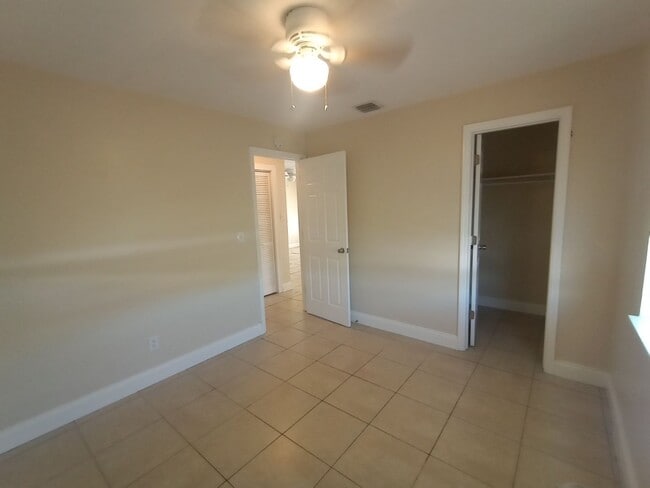 Building Photo - 2/1 Apartment for rent. Delray Beach