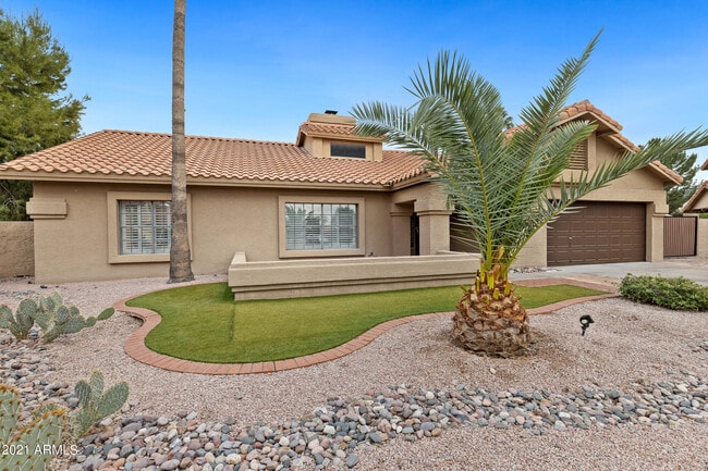 Building Photo - 5735 E Campo Bello Dr