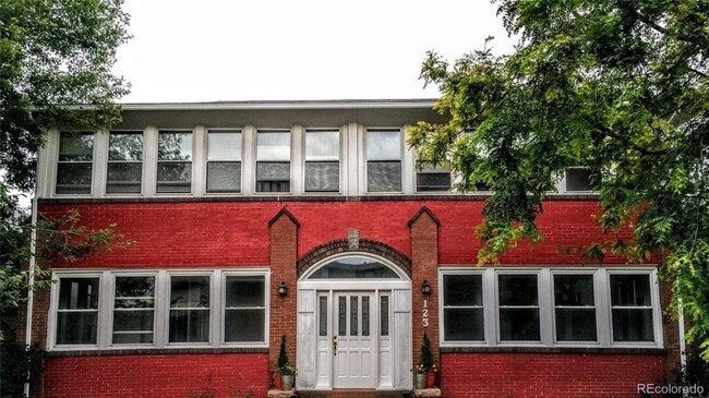 Building Photo - 123 S Pennsylvania St Unit 7