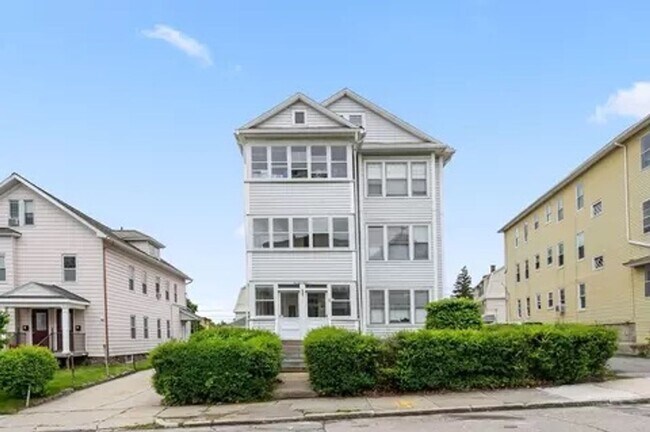 Building Photo - 174 Vernon St Unit #2 Rental