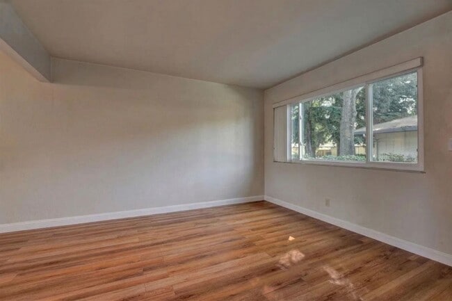 Photo - Modern 2-Bedroom Townhome in Peaceful Redwood Community