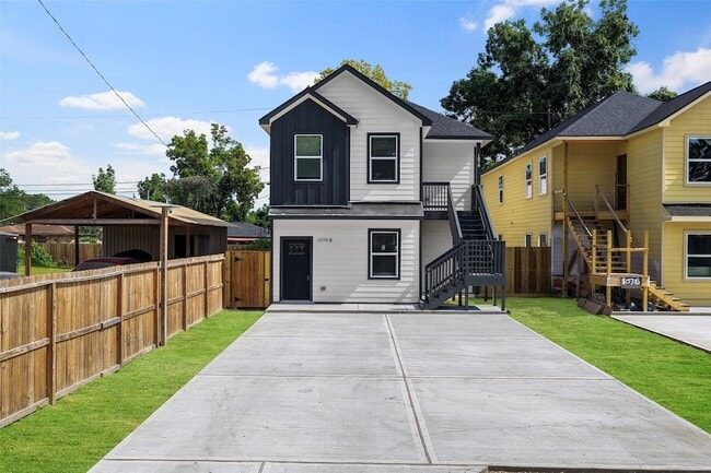 Photo - 1078 St Clair St Unidad A