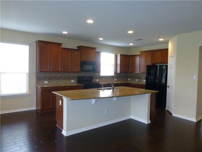 Photo - Four Bedroom Split Floorplan Near Major Co...