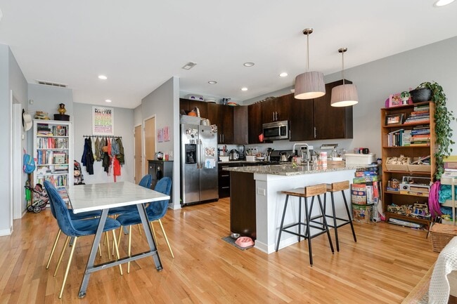 Photo - 1822 W Irving Park Rd Unidad 403