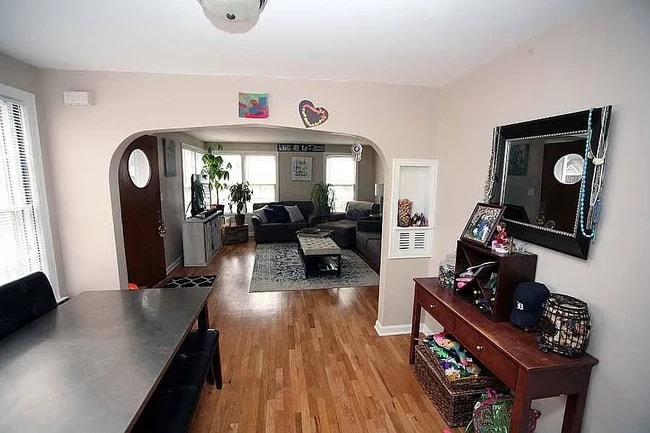 Photo - 220 Madison St