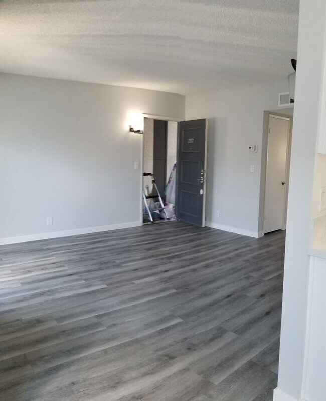 Photo - Granada Court