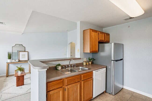 Photo - Gorgeous third floor - 1bd/1ba condo Unit 6303