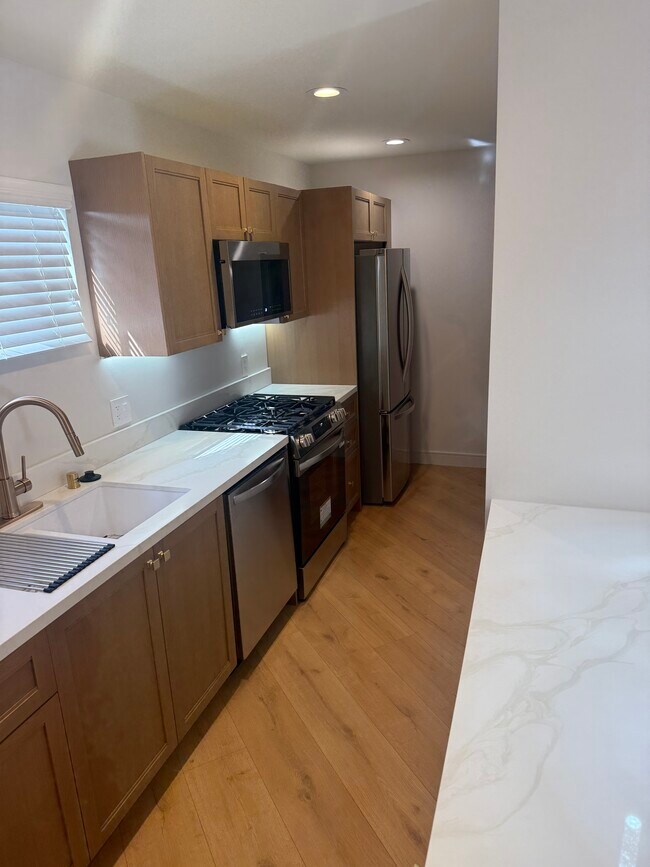 Photo - 3523 W 59th St