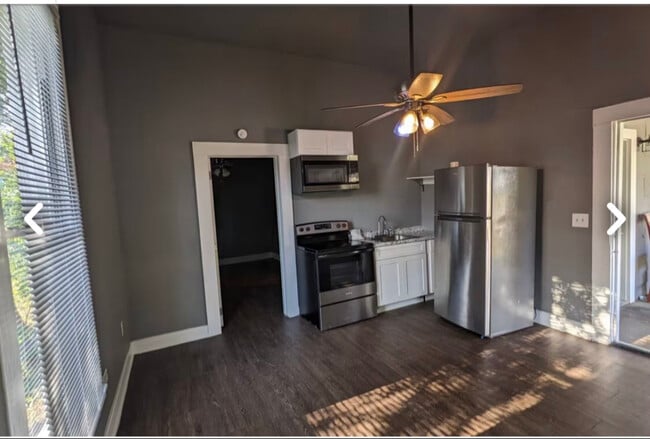 Photo - 225 W Monterey St