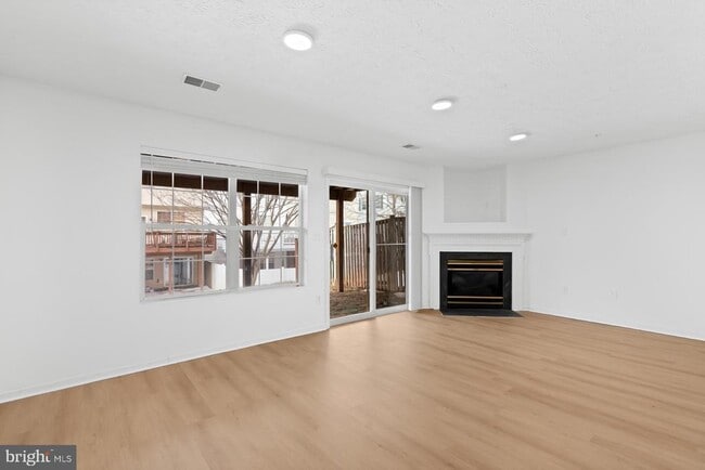 Photo - 8725 Silent Ct