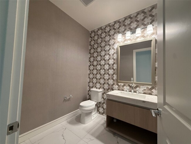 Photo - 2525 Turtle Creek Blvd Unit 2105