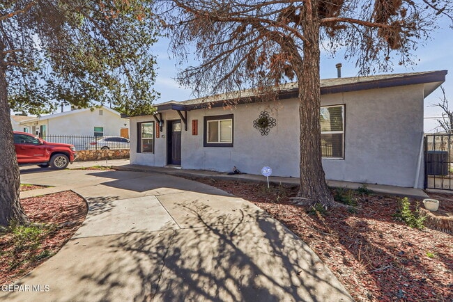 Photo - 7740 Phoenix Ave