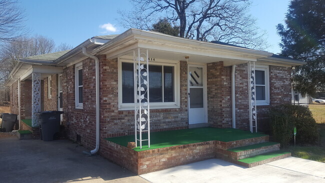 Building Photo - Great 4 Bedroom Home in Kannapolis