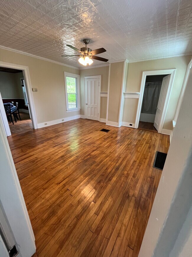 Photo - 4750 Syracuse Rd