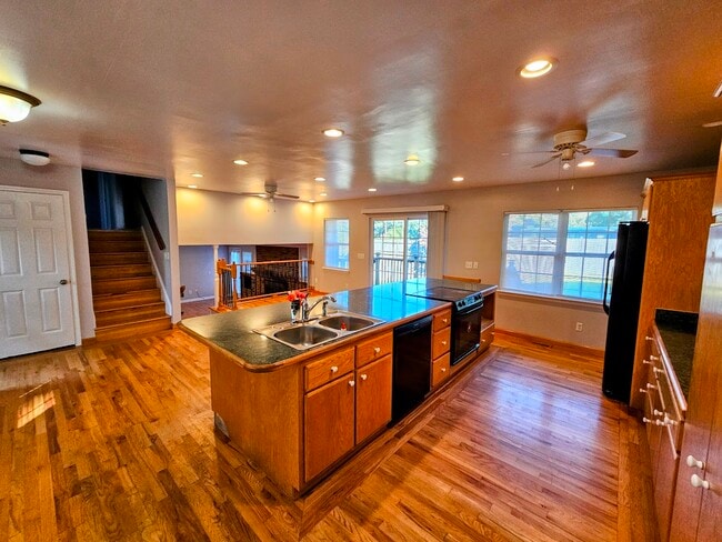 Photo - 253 Richard Dr