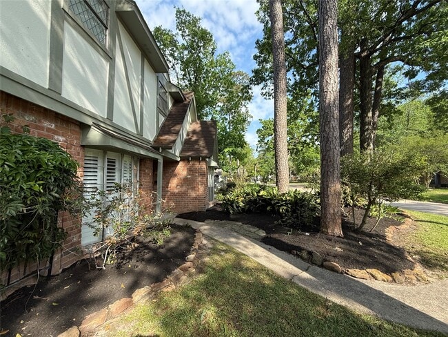 Photo - 1931 Pine River Dr