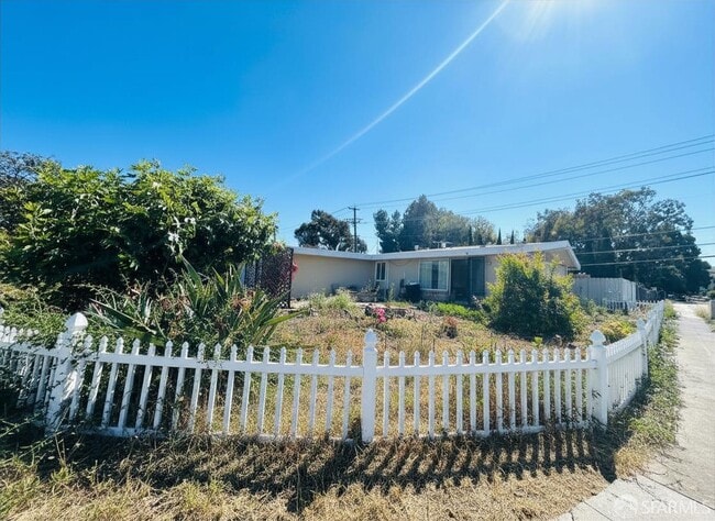 Photo - 618 Lakewood Dr