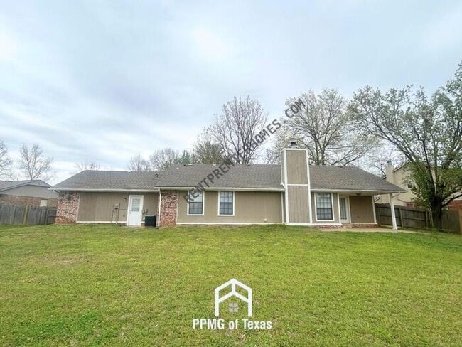 Building Photo - 1309 W Quinton St